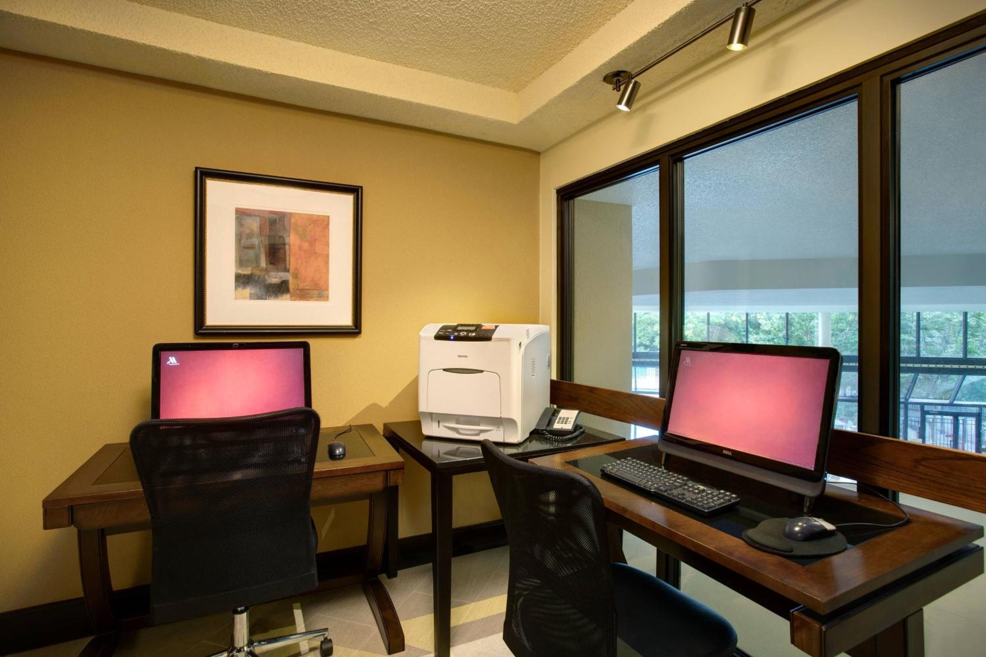 Hotel Greensboro-high Point Marriott Airport 3*
